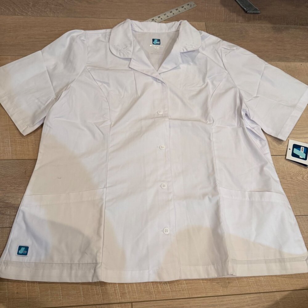ADAR WOMENS WHITE LAB COAT SCRUB TOP EMBROIDERED COLLAR NEW 3XL CLASSIC FIT